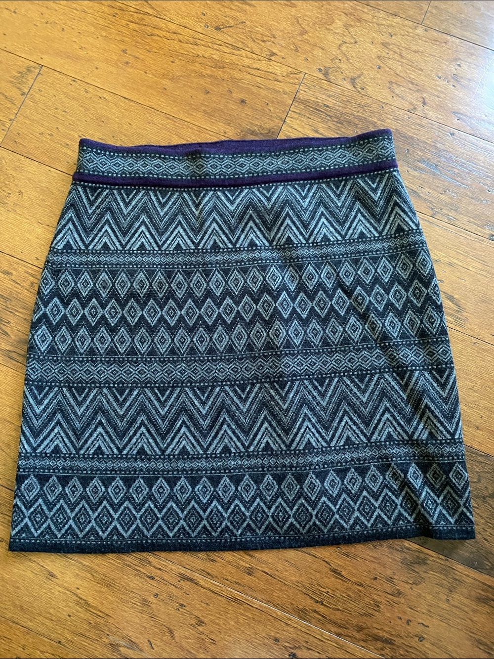 Krimson Klover 100% merino wool skirt-large